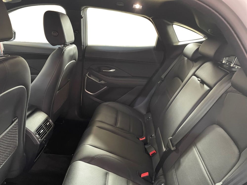 Jaguar E-Pace usata a Livorno (5)