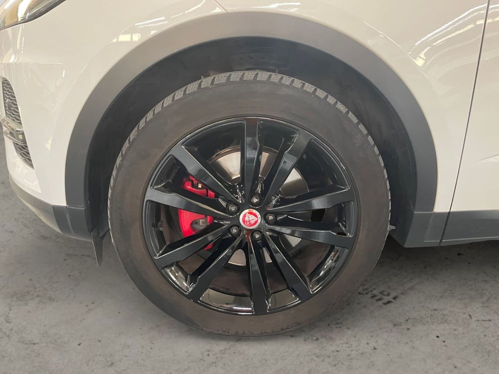 Jaguar E-Pace usata a Livorno (9)