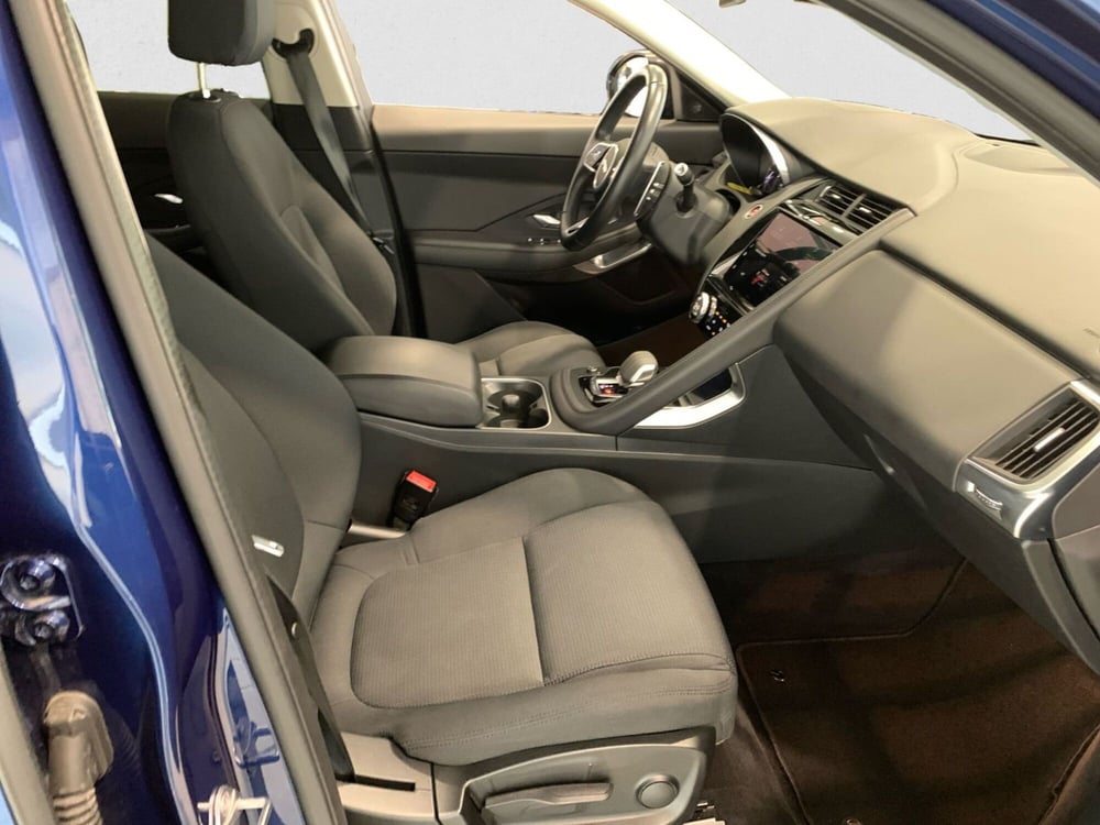 Jaguar E-Pace usata a Livorno (3)