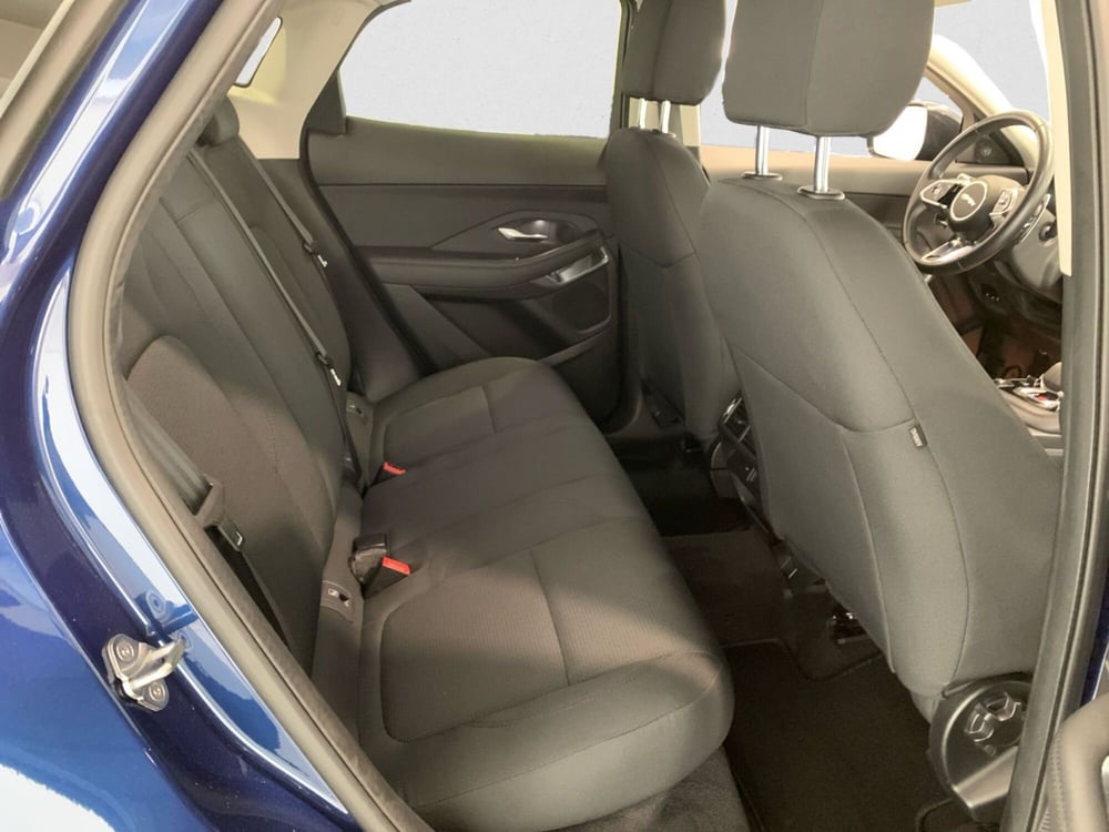 Jaguar E-Pace usata a Livorno (5)