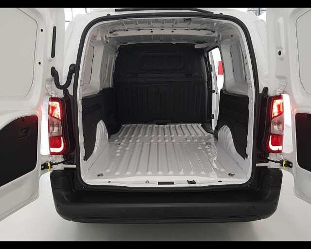 Peugeot Partner Furgone nuova a Milano (6)