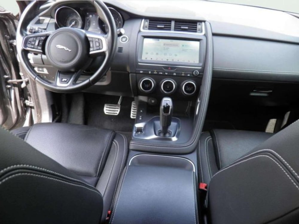 Jaguar E-Pace usata a Firenze (12)