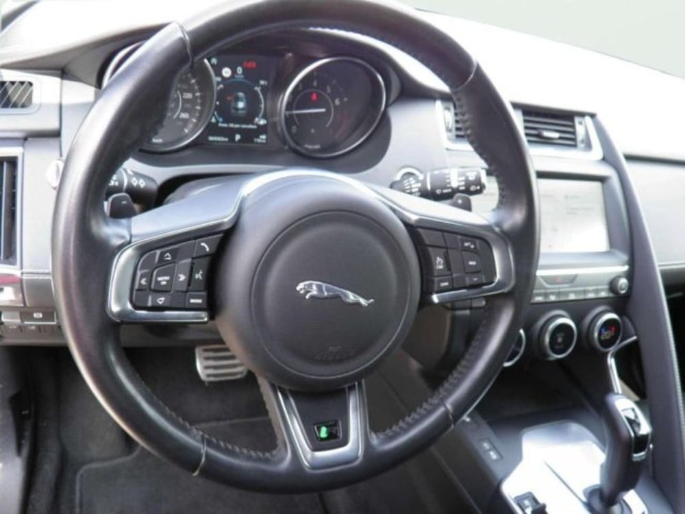 Jaguar E-Pace usata a Firenze (18)