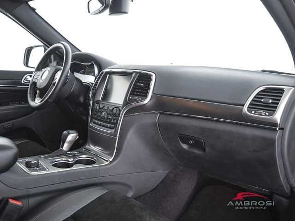 Jeep Grand Cherokee usata a Perugia (12)