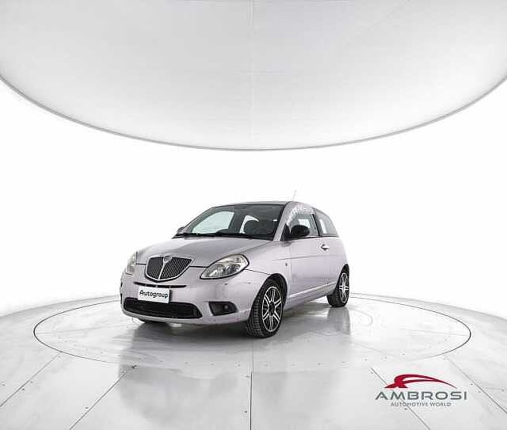 Lancia Ypsilon usata a Perugia