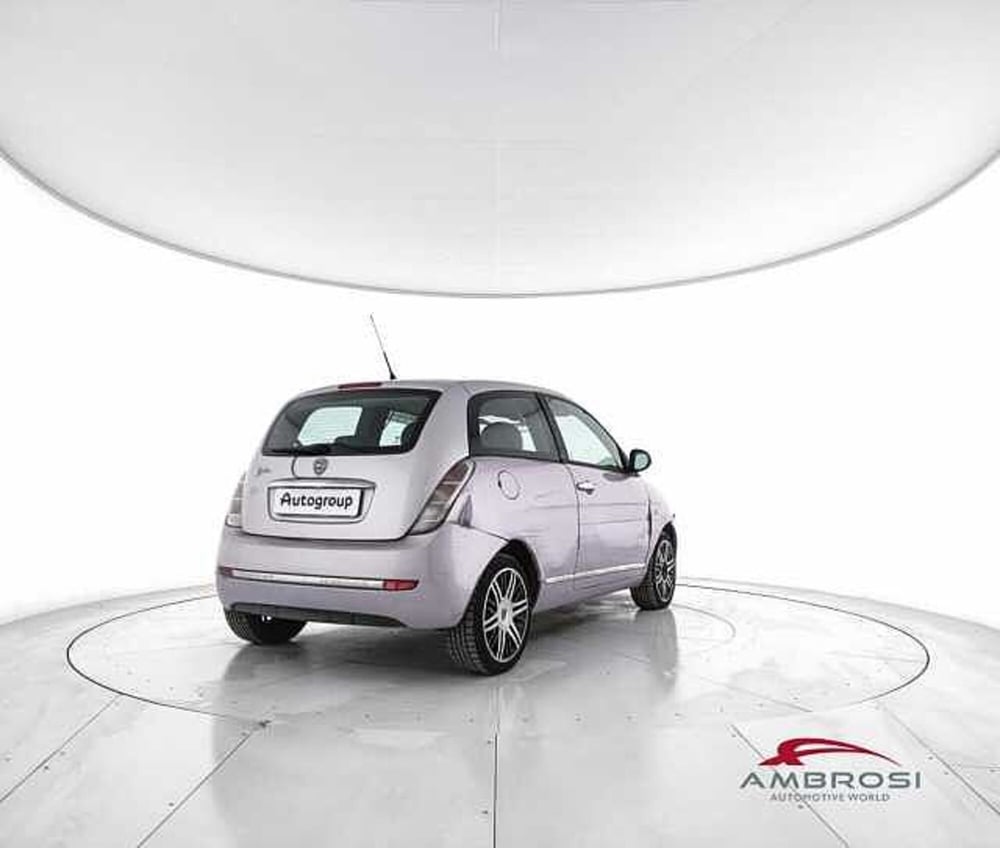 Lancia Ypsilon usata a Perugia (3)
