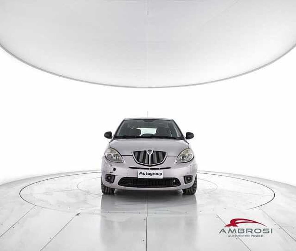 Lancia Ypsilon usata a Perugia (5)