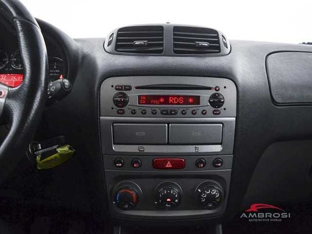 Alfa Romeo 147 usata a Perugia (17)