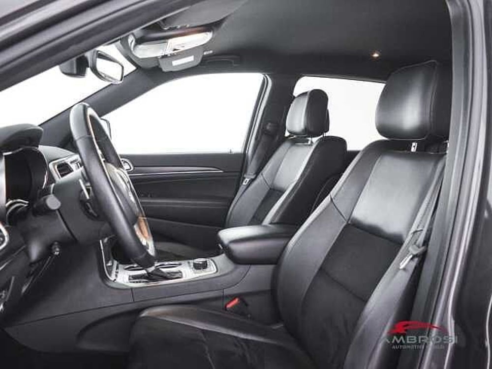 Jeep Grand Cherokee usata a Viterbo (9)