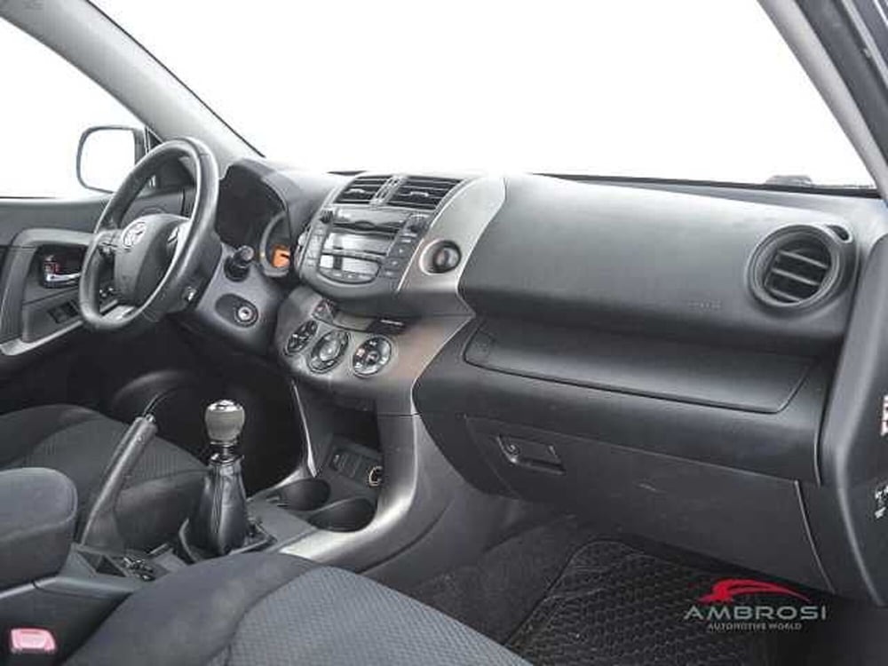 Toyota Rav4 usata a Viterbo (12)
