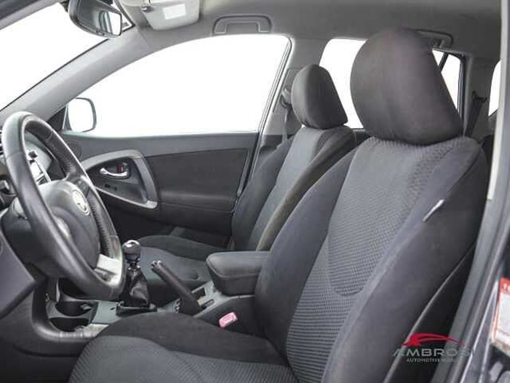 Toyota Rav4 usata a Viterbo (9)