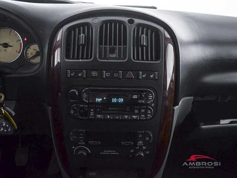 Chrysler Voyager usata a Viterbo (17)