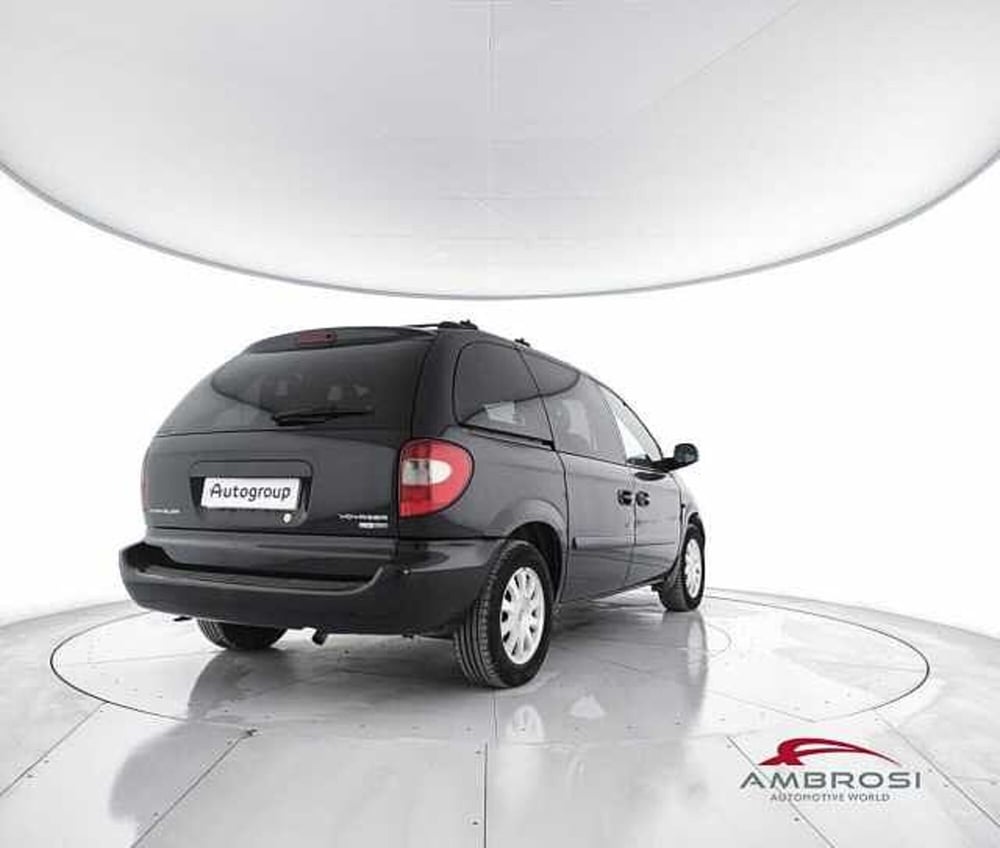 Chrysler Voyager usata a Viterbo (3)