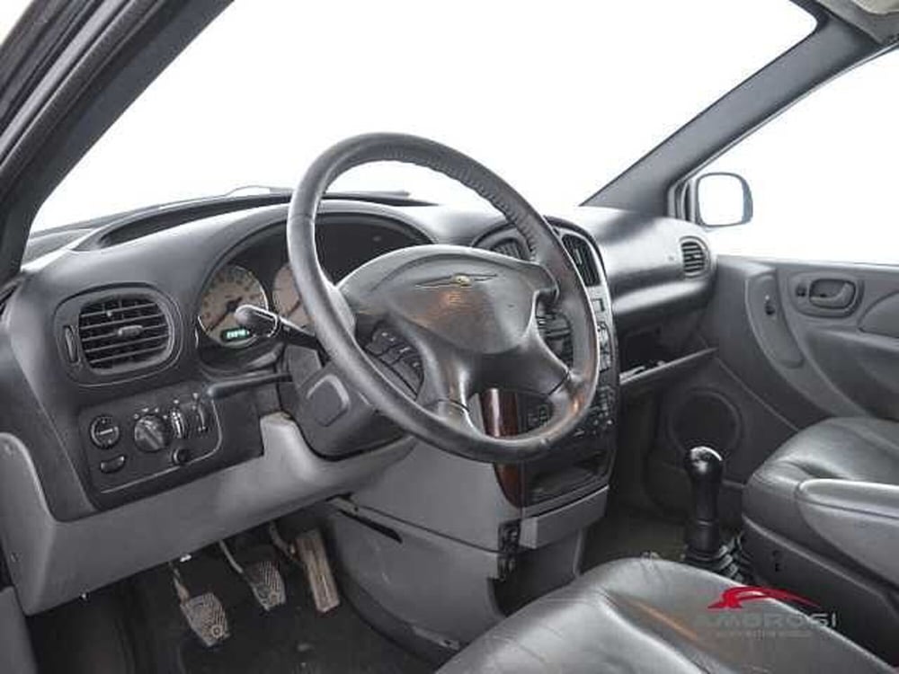 Chrysler Voyager usata a Viterbo (8)