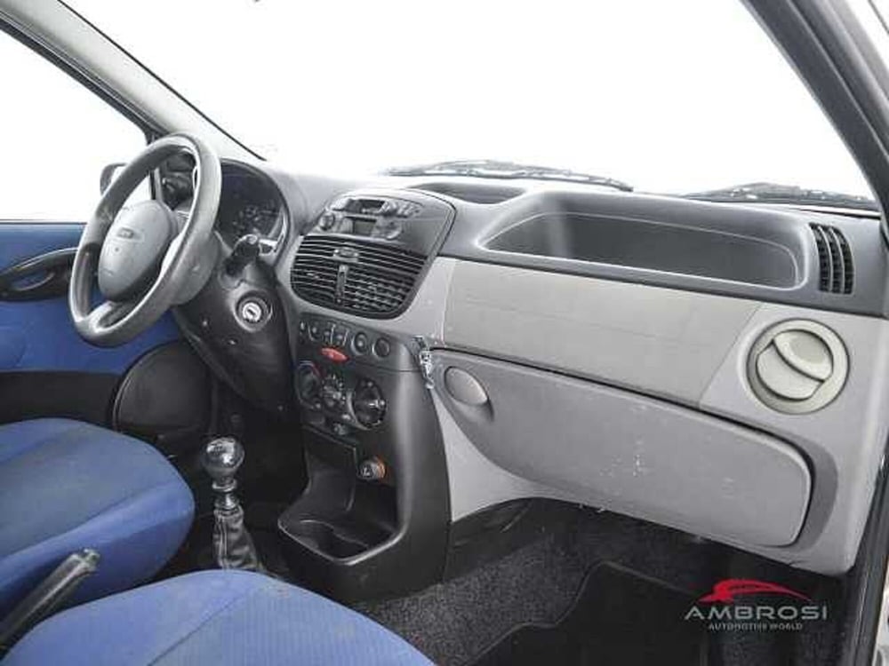 Fiat Punto usata a Viterbo (12)