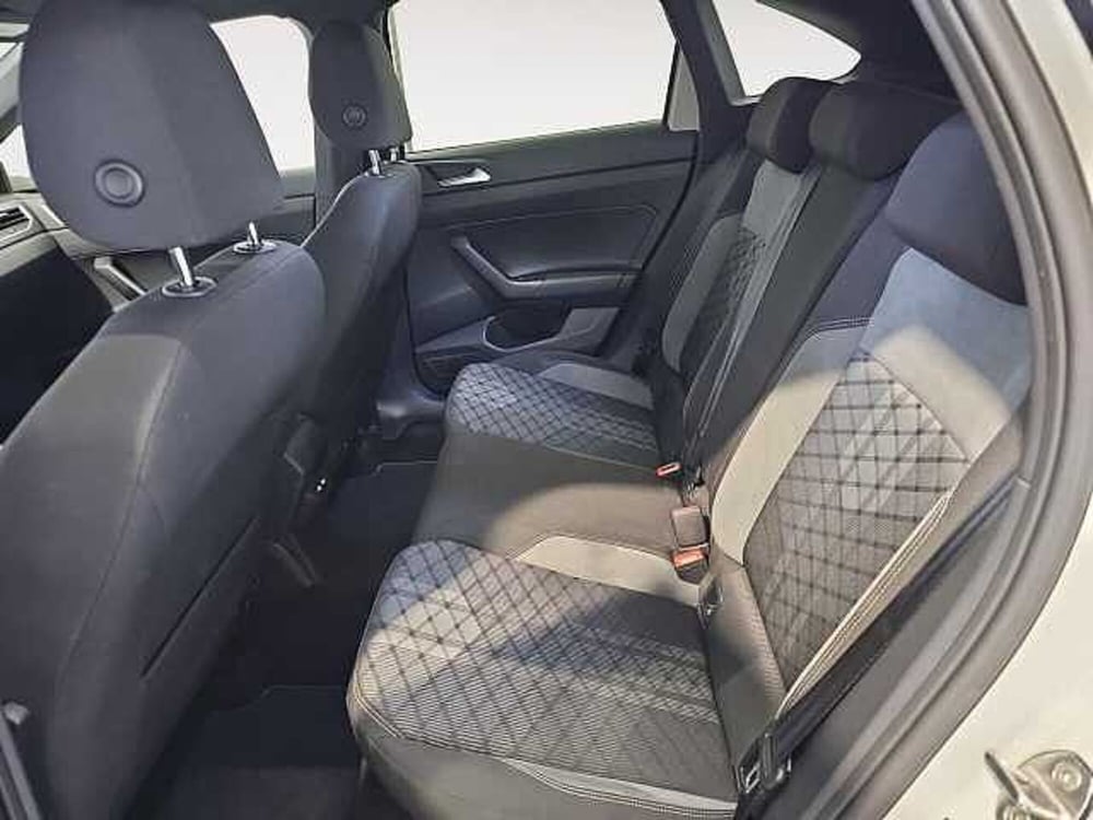 Volkswagen Taigo usata a Lecco (13)