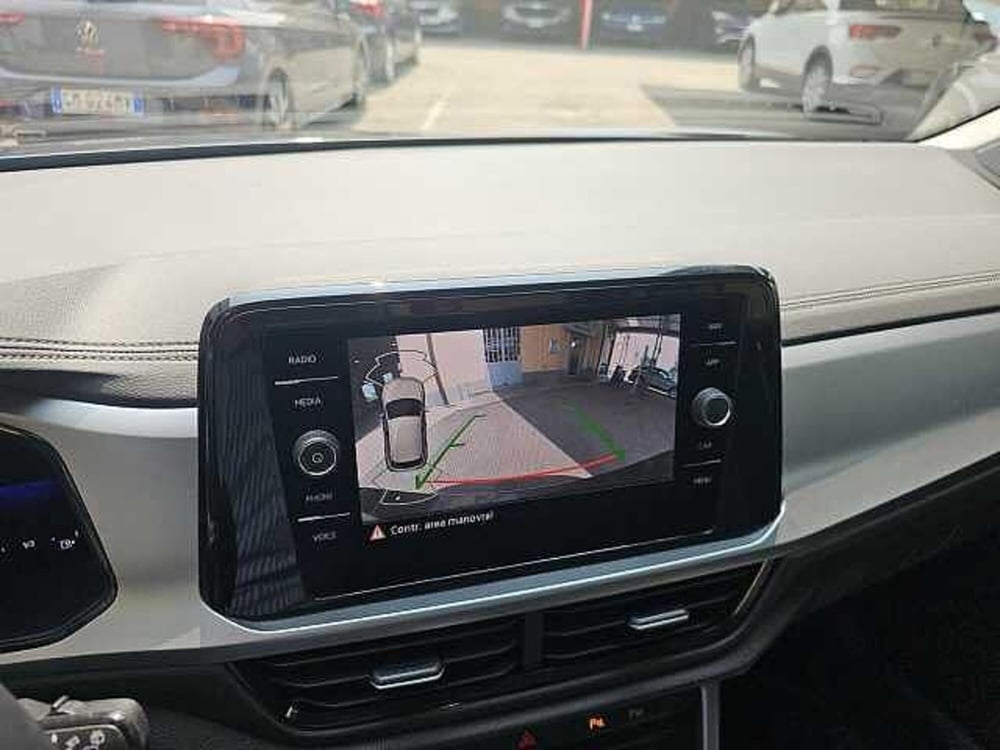Volkswagen T-Roc usata a Lecco (18)