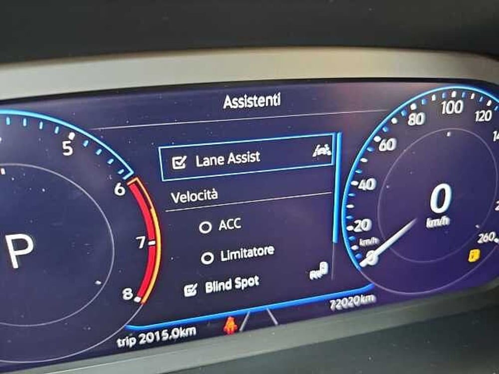 Volkswagen T-Cross usata a Lecco (19)