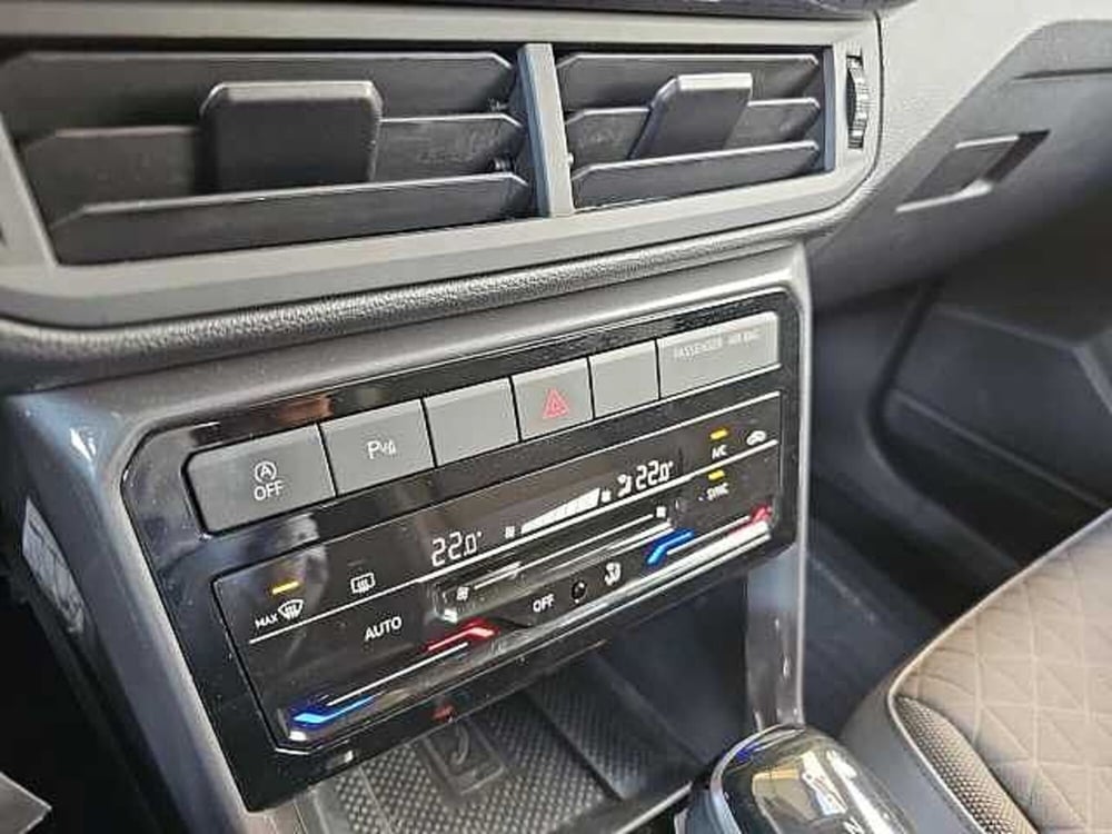 Volkswagen T-Cross usata a Lecco (20)