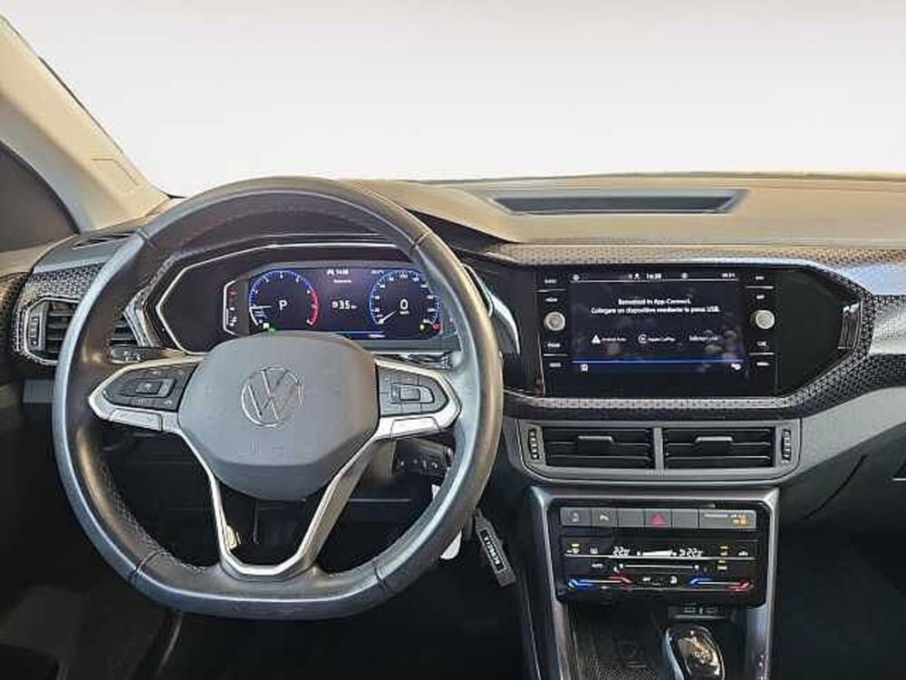 Volkswagen T-Cross usata a Lecco (9)