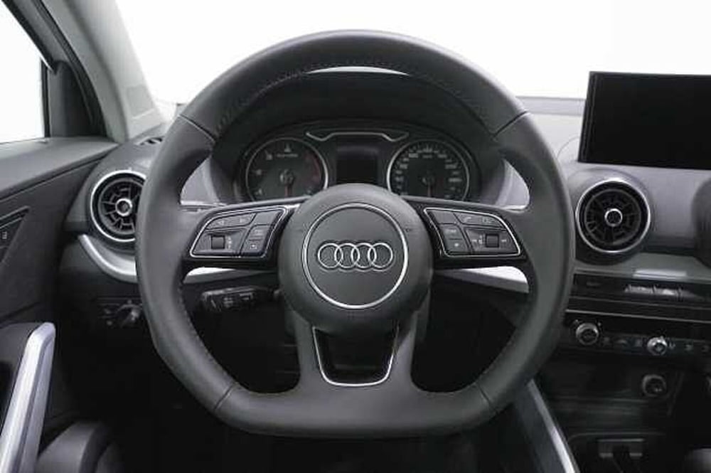 Audi Q2 usata a Como (6)
