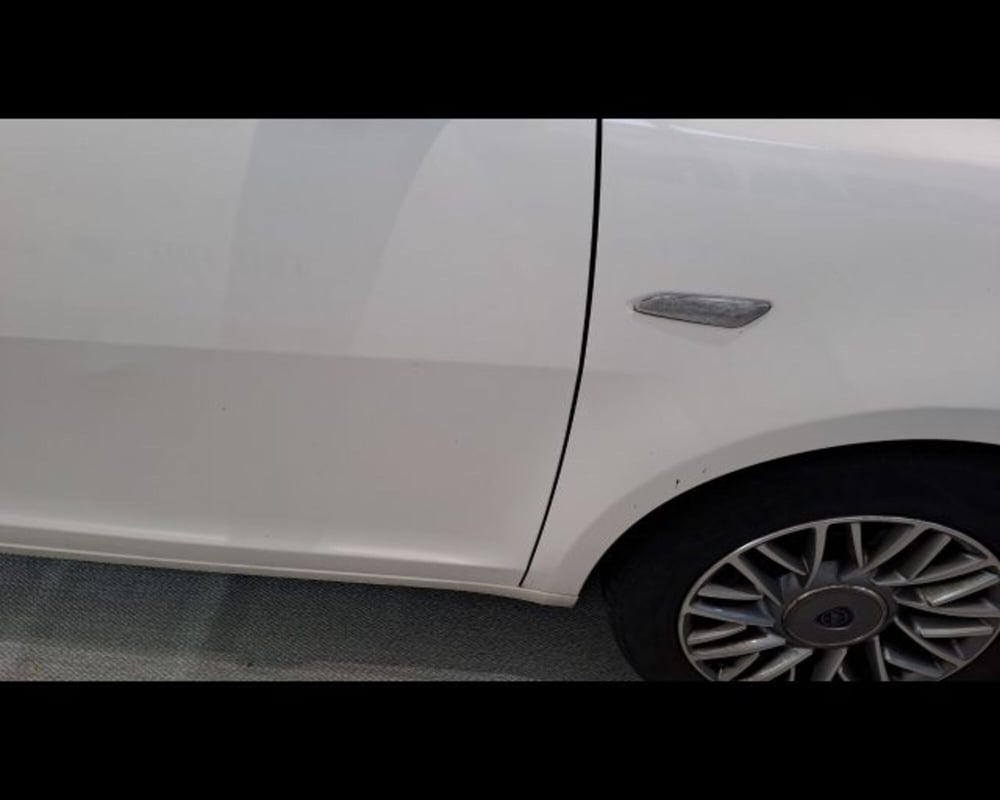 Lancia Ypsilon usata a Aosta (19)
