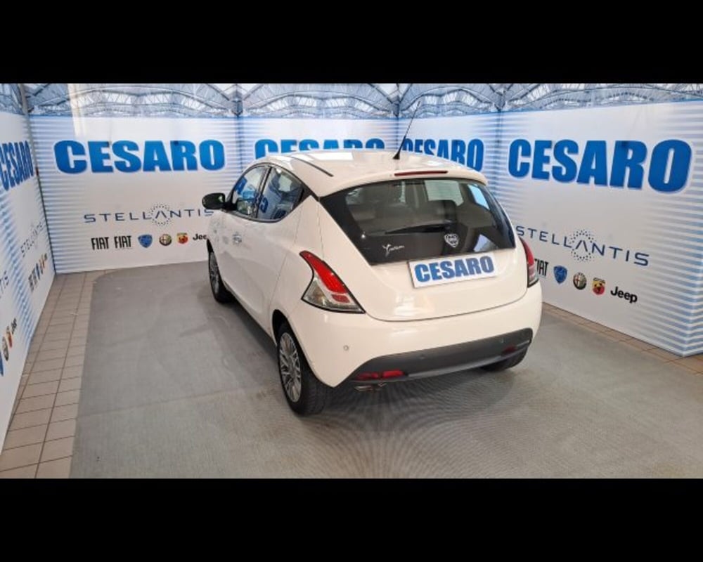 Lancia Ypsilon usata a Aosta (4)