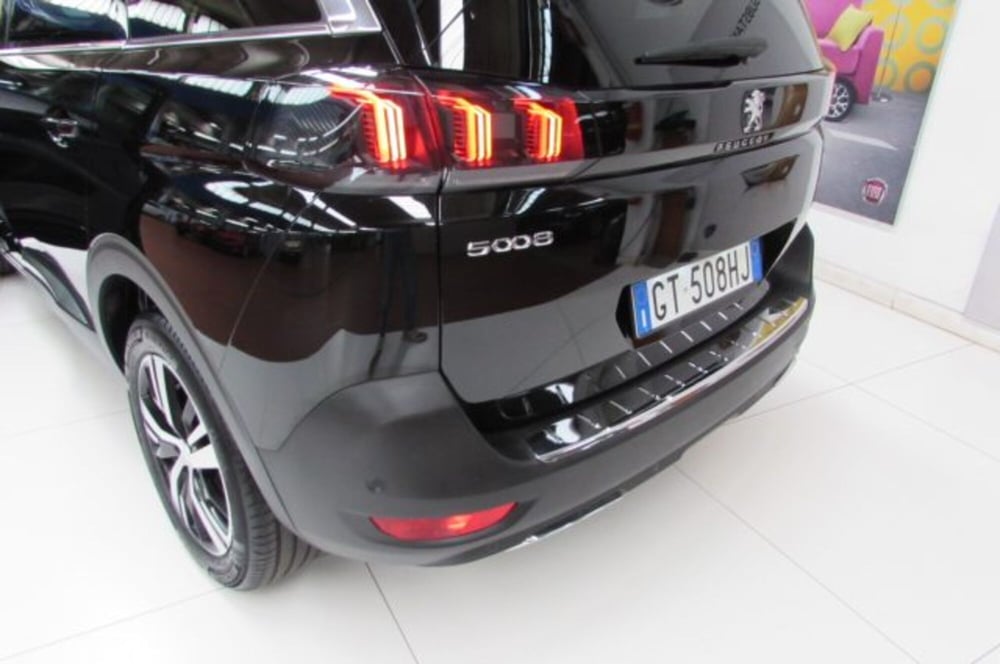 Peugeot 5008 usata a Milano (15)