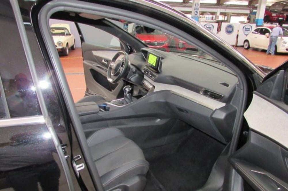 Peugeot 5008 usata a Milano (16)