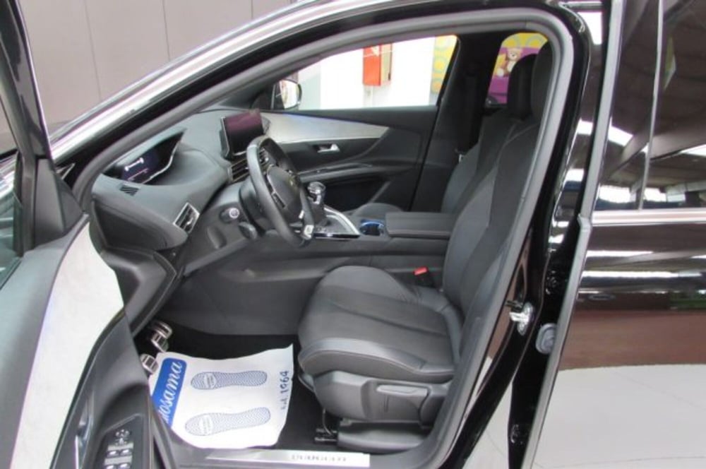 Peugeot 5008 usata a Milano (6)