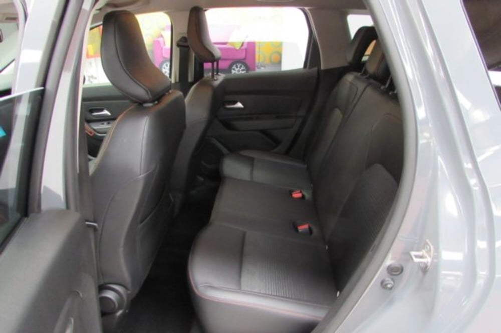 Dacia Duster usata a Milano (12)