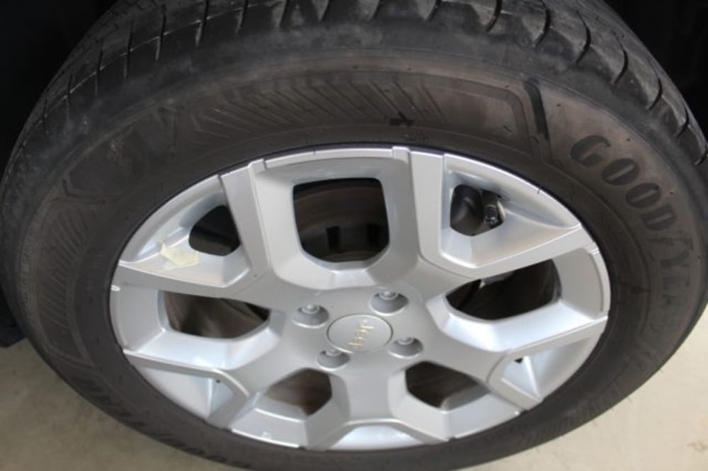 Jeep Avenger usata a Terni (15)