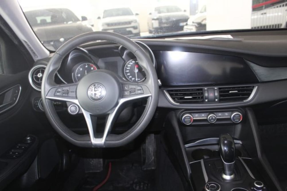 Alfa Romeo Giulia usata a Terni (11)