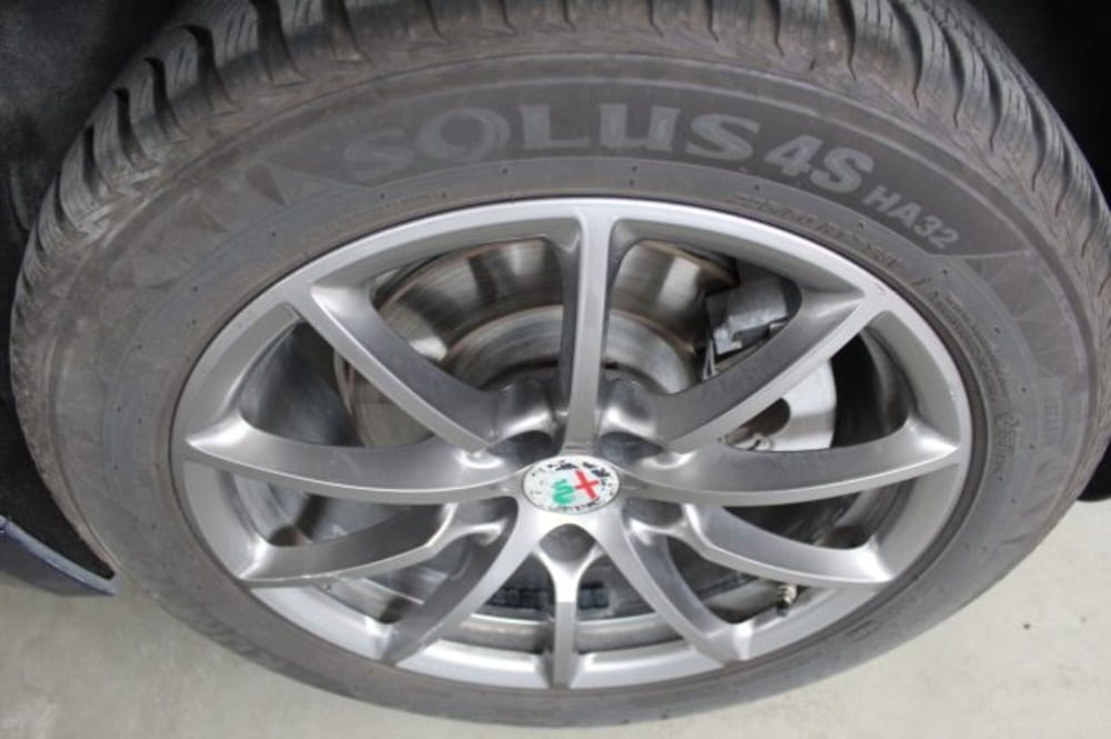 Alfa Romeo Giulia usata a Terni (15)
