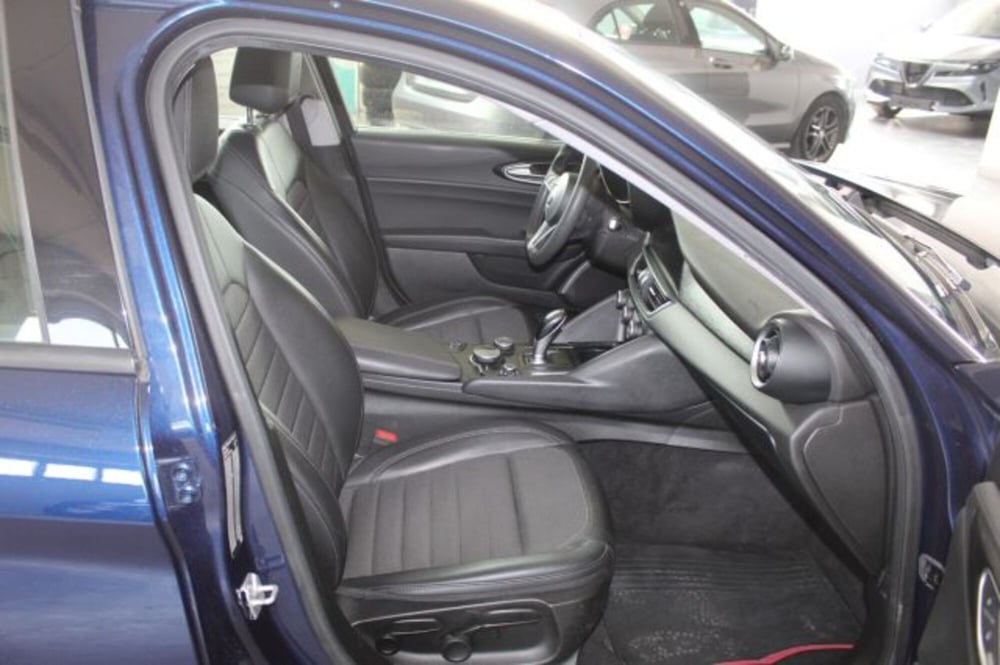 Alfa Romeo Giulia usata a Terni (8)