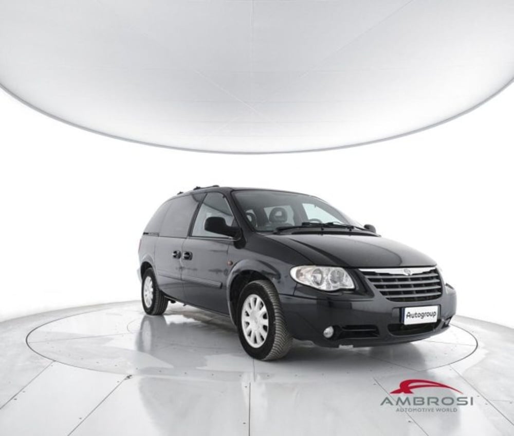 Chrysler Voyager usata a Perugia (2)