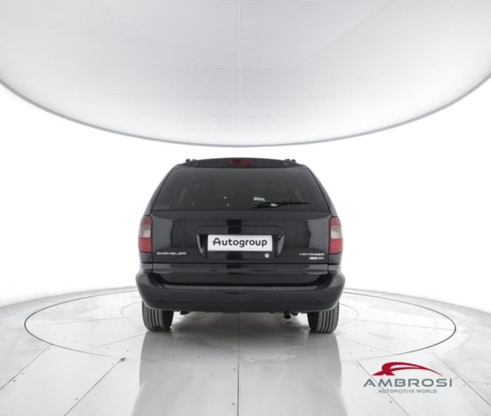 Chrysler Voyager usata a Perugia (6)