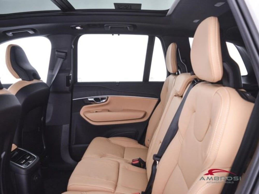 Volvo XC90 nuova a Perugia (10)
