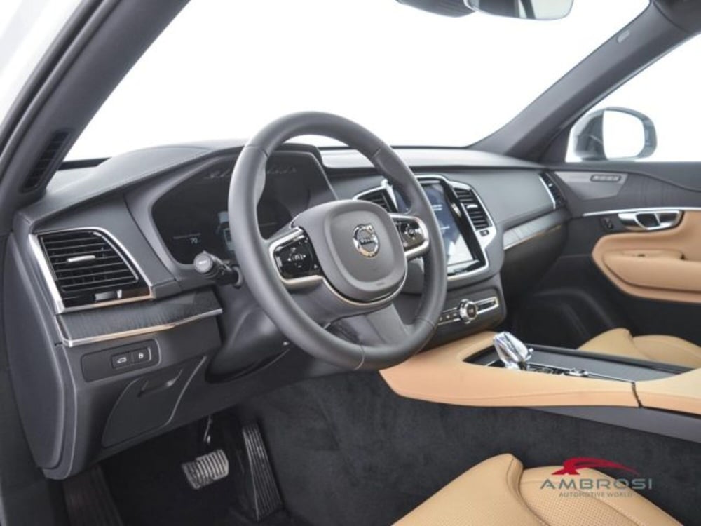 Volvo XC90 nuova a Perugia (8)