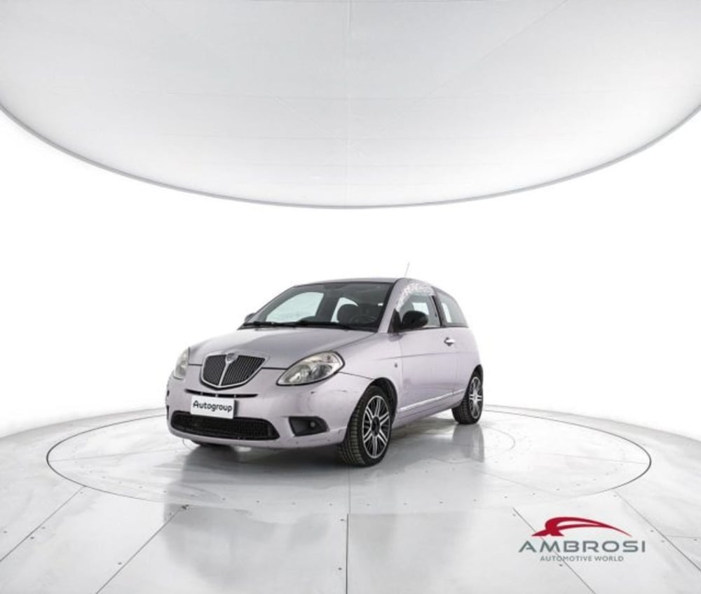 Lancia Ypsilon usata a Perugia