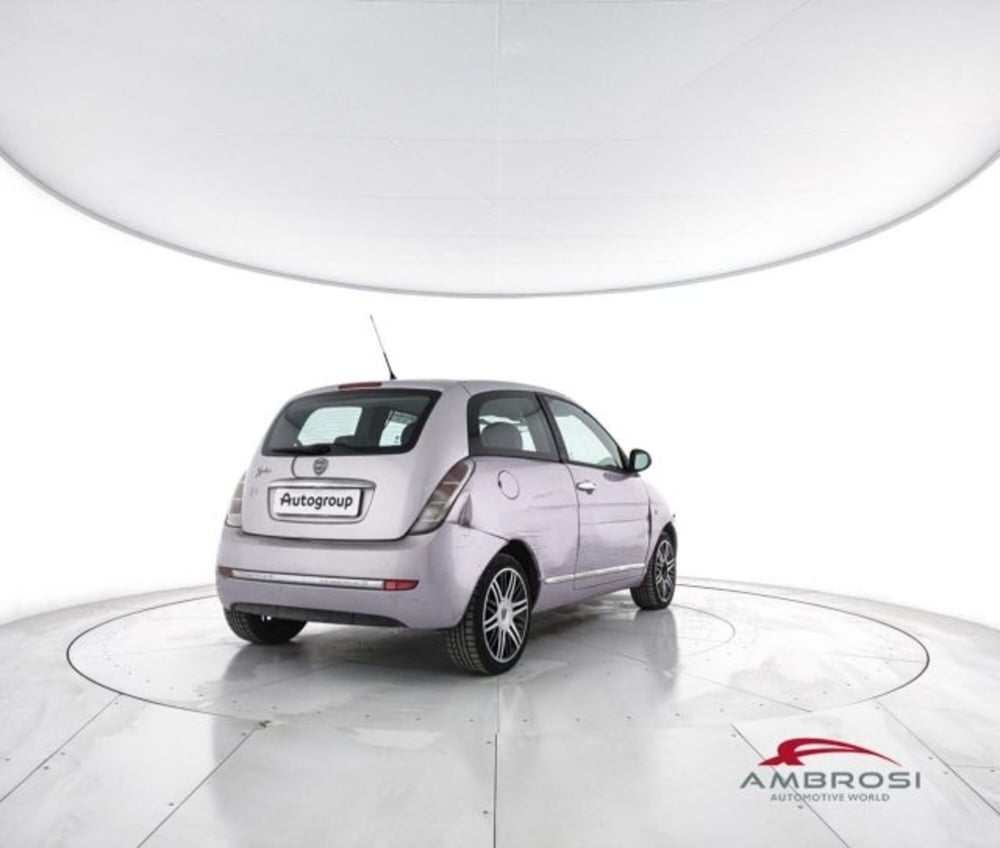 Lancia Ypsilon usata a Perugia (3)