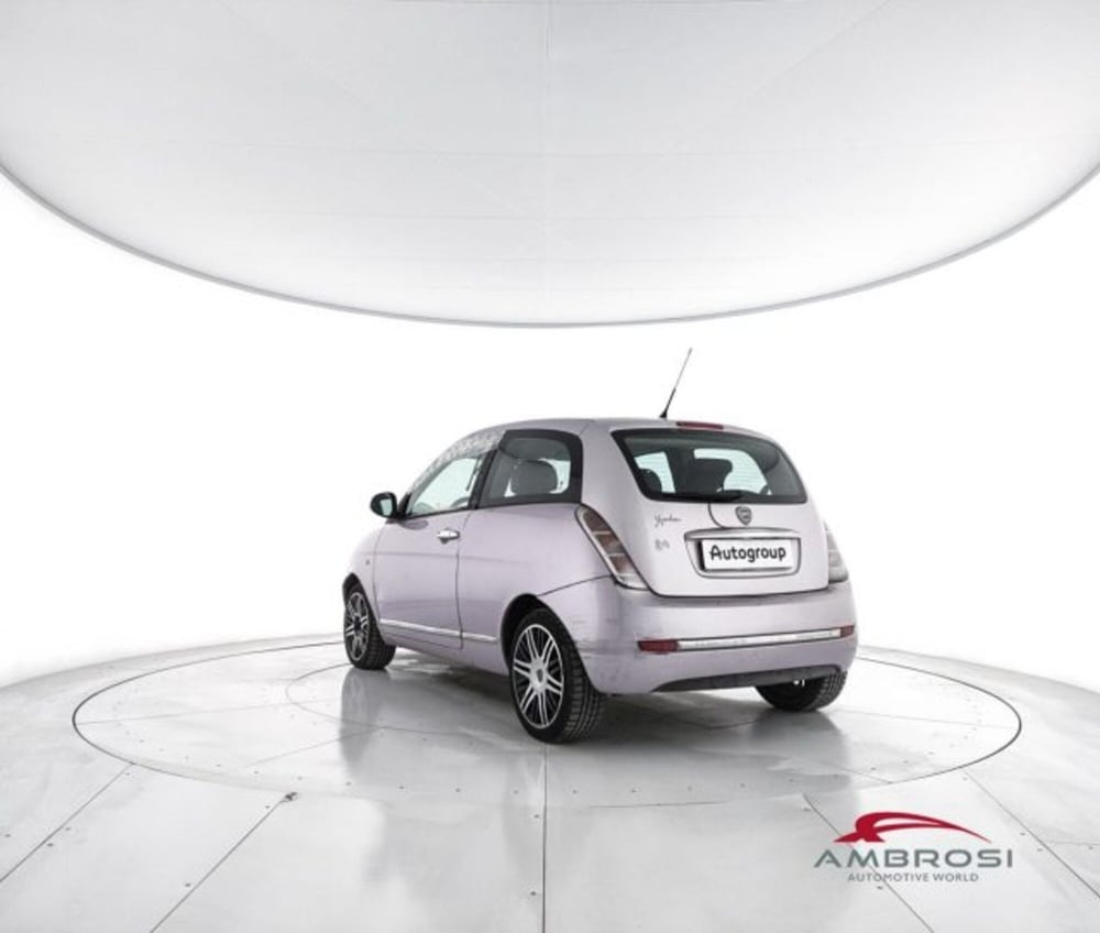 Lancia Ypsilon usata a Perugia (4)