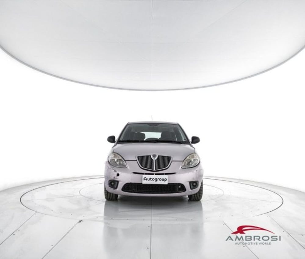 Lancia Ypsilon usata a Perugia (5)