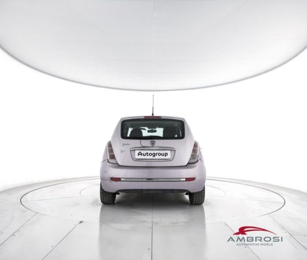 Lancia Ypsilon usata a Perugia (6)