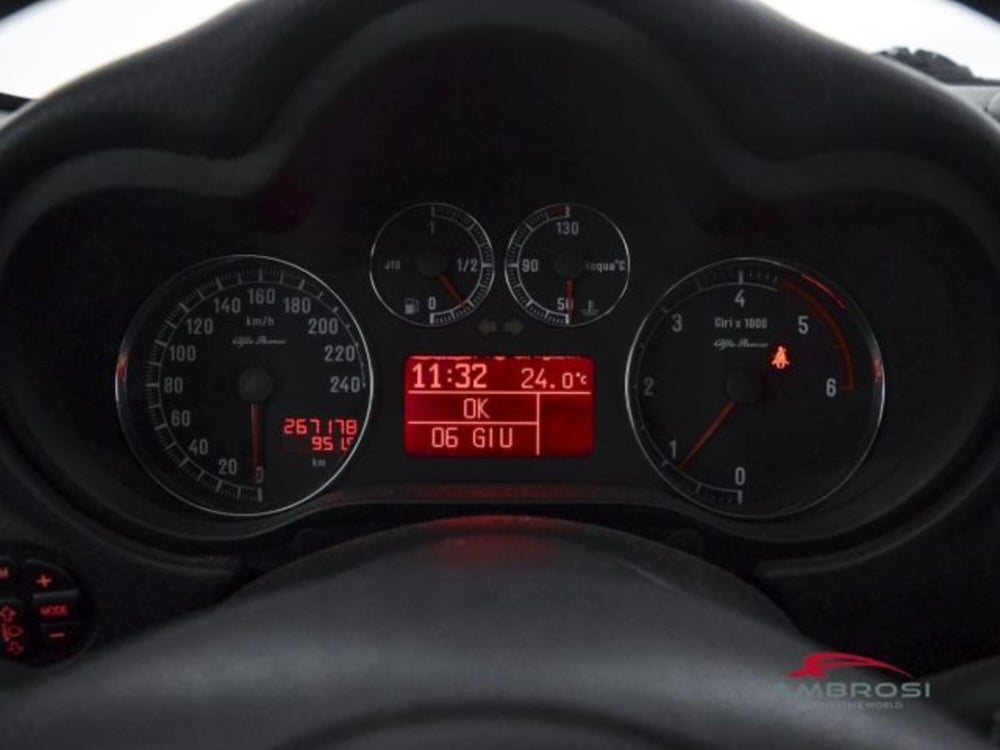 Alfa Romeo 147 usata a Perugia (13)