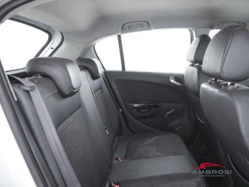 Opel Corsa usata a Perugia (11)