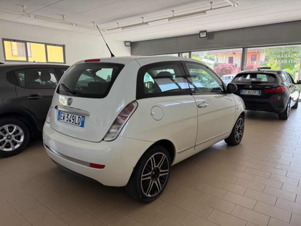 Lancia Ypsilon usata a Brescia (4)