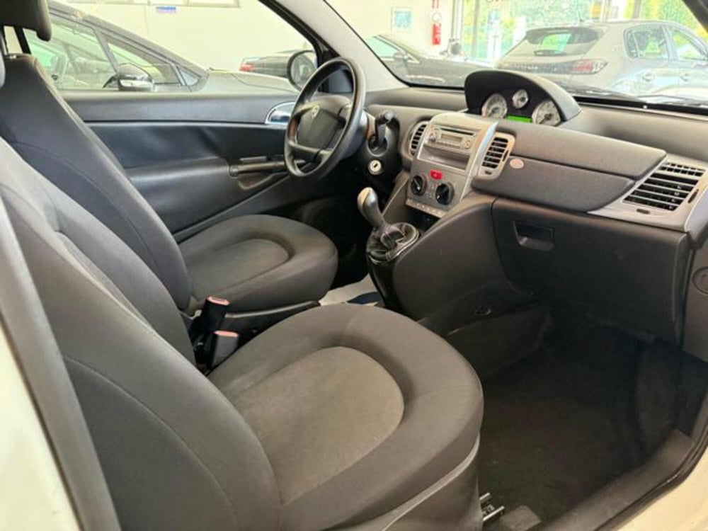 Lancia Ypsilon usata a Brescia (5)