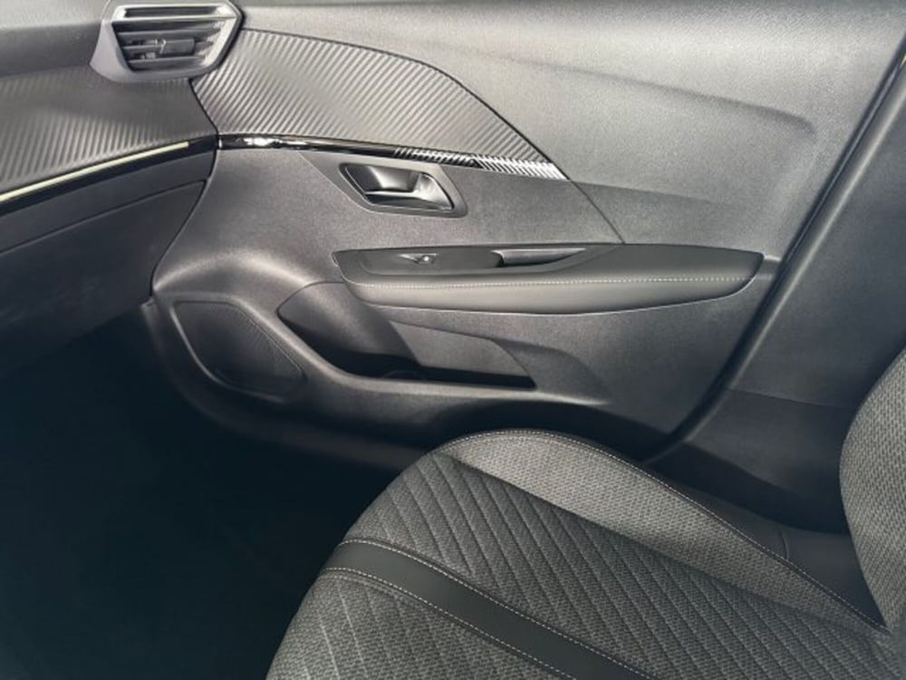 Peugeot 208 nuova a Torino (18)