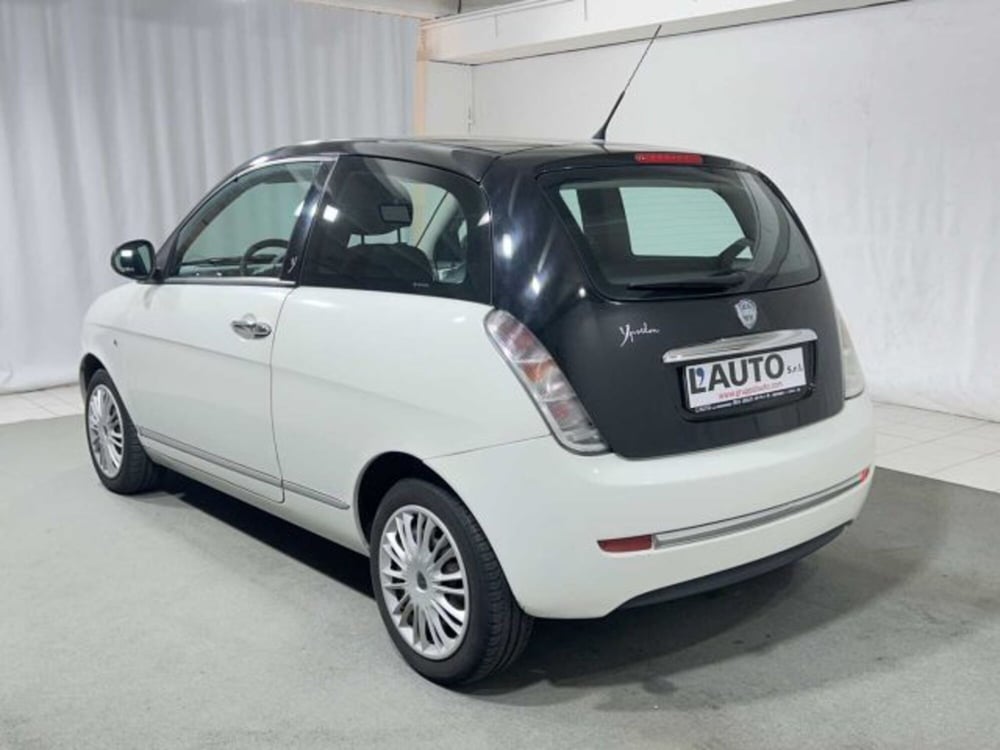 Lancia Ypsilon usata a Sondrio (3)